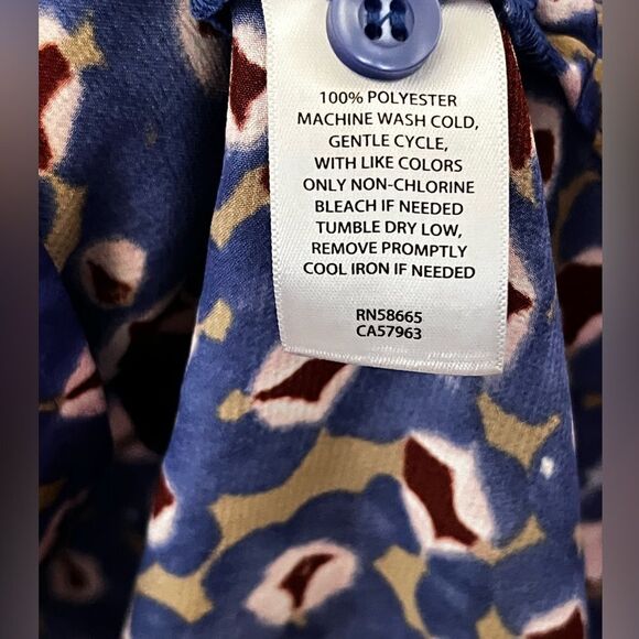 Open Edit Women’s button up silk like blouse size xs - Picture 3 of 4